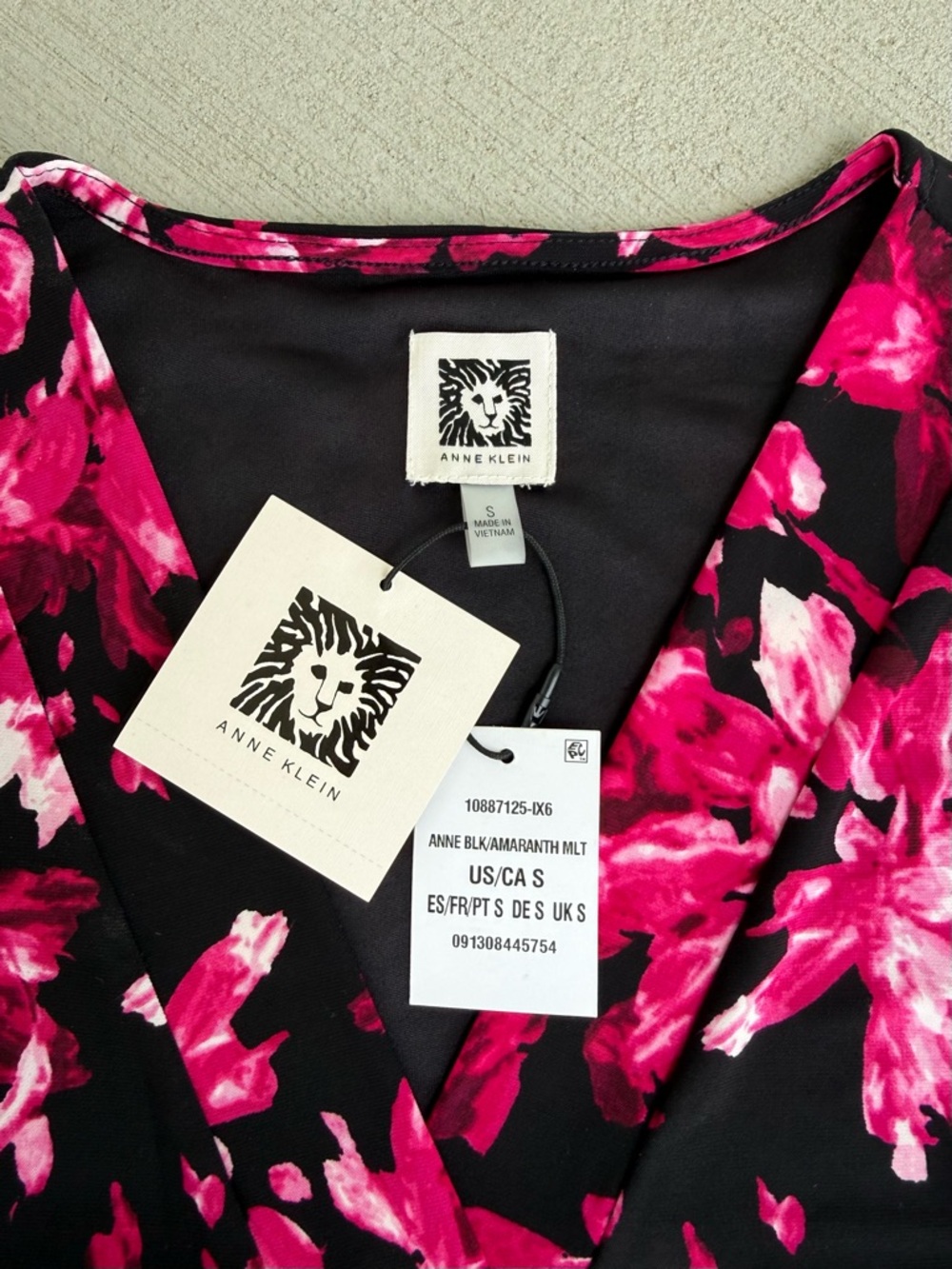 NEW Anne Klein Sleeveless Floral V-Neck Top Fuchsia Pink Black White Size Small - Picture 5 of 10